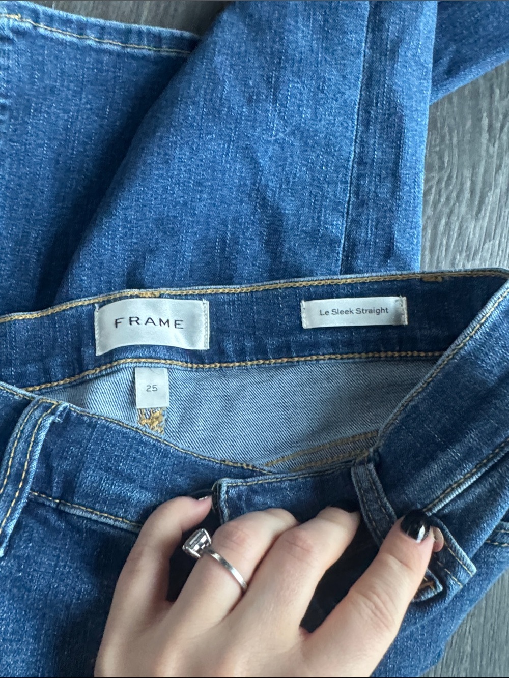 NWOT - FRAME LE SLEEK STRAIGHT JEANS SZ 25 - Picture 6 of 8